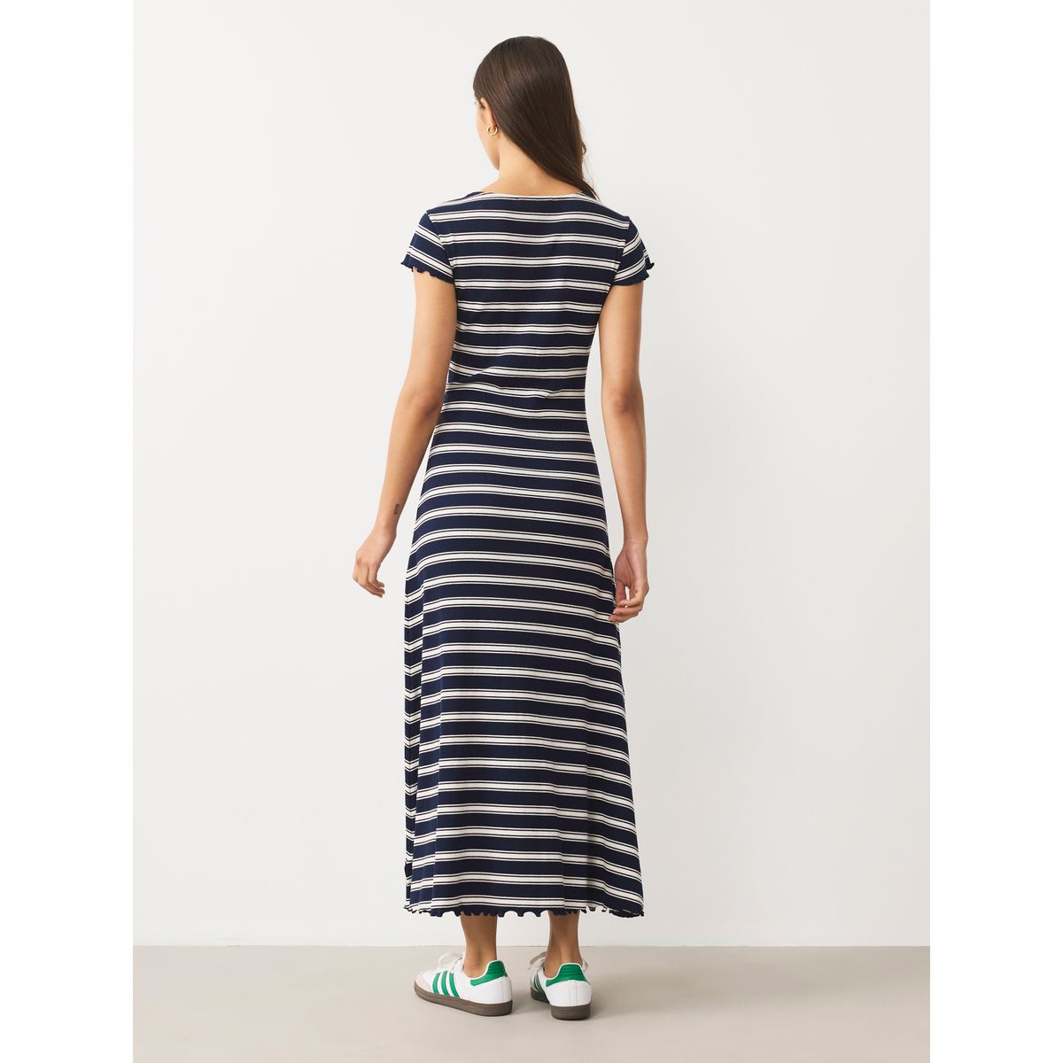 Robe longue en jersey à manches courtes rayures marine/noir, NEXT