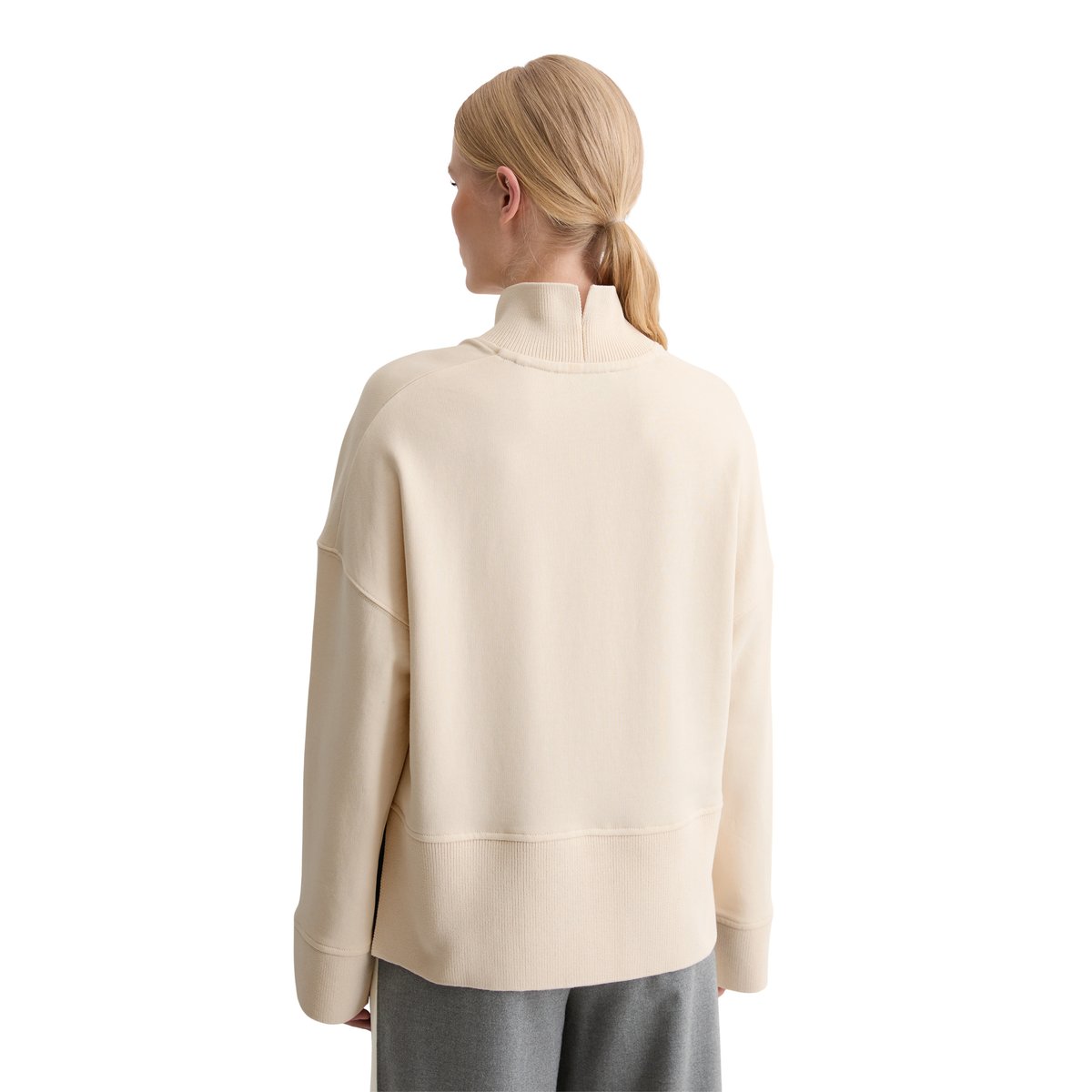 Sweat-shirt relaxed avec large ceinture en tricot côtelé blanc naturel, MARC O'POLO