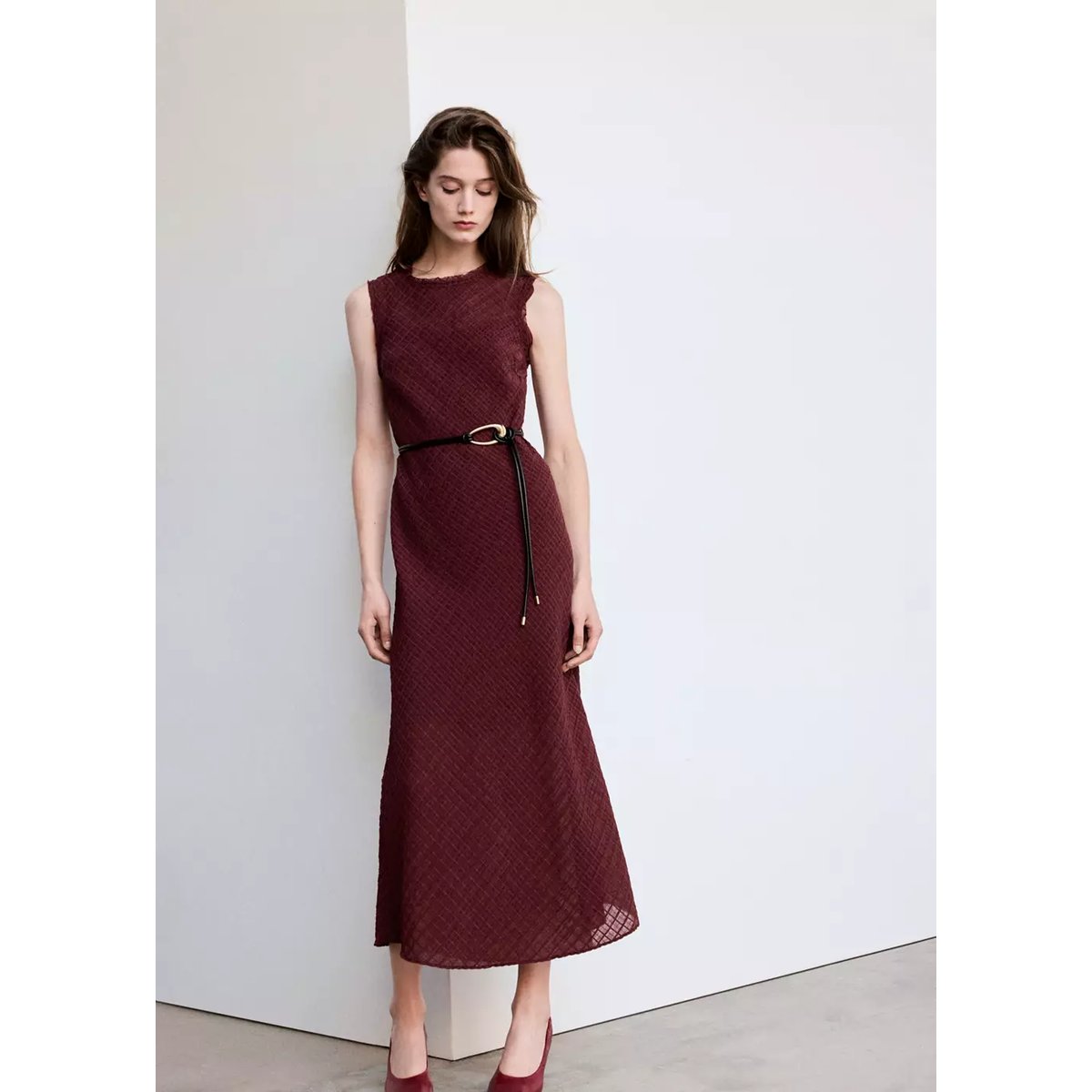 Robe texturée ceinture bordeaux, MANGO