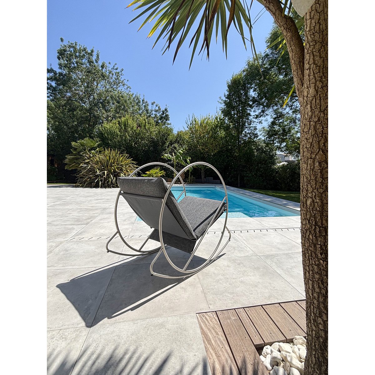Fauteuil à bascule de jardin en inox et toile plastifiéee CAPRERA gris anthracite, DCB GARDEN
