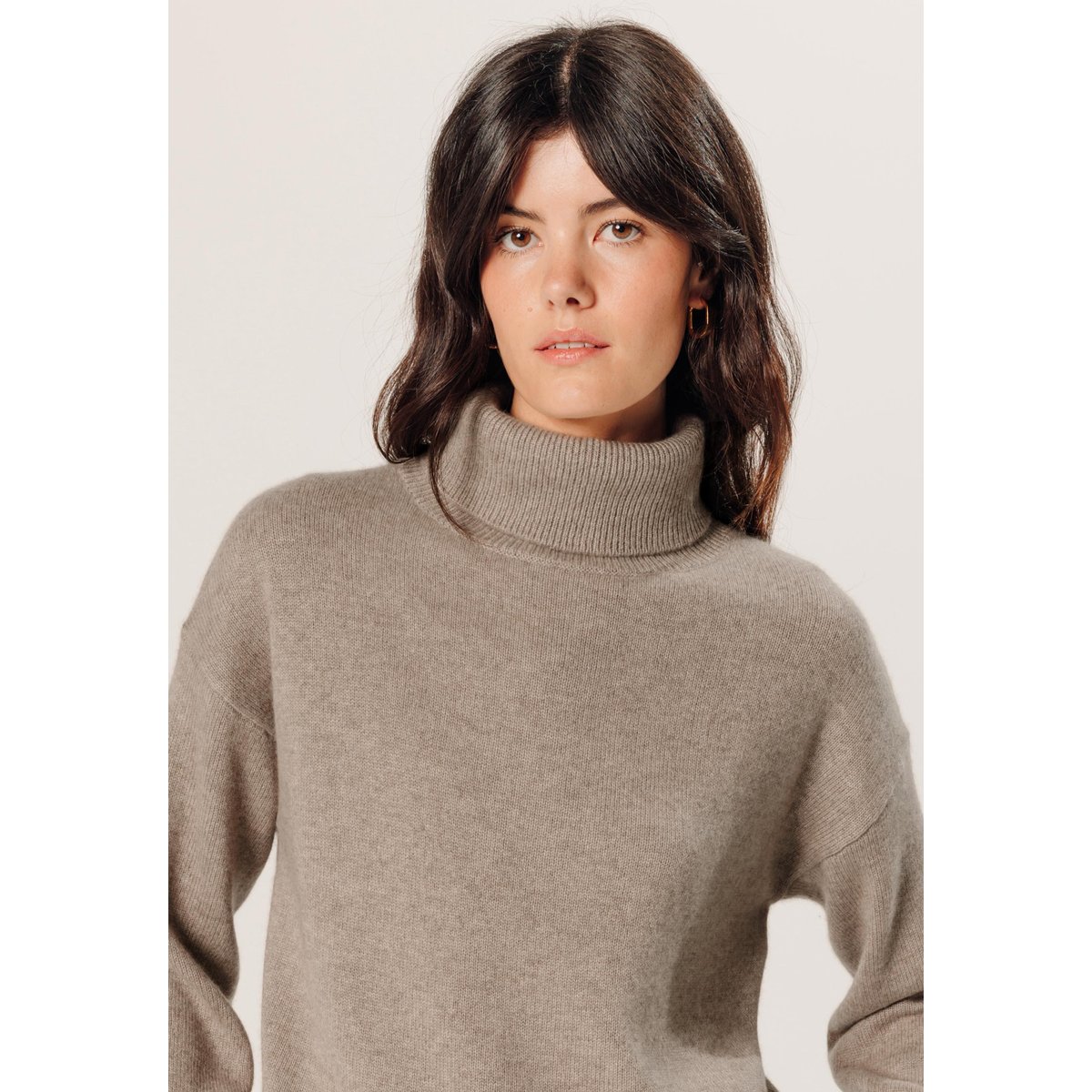 Pull col roulé oversize en cachemire marron taupe, RODIER