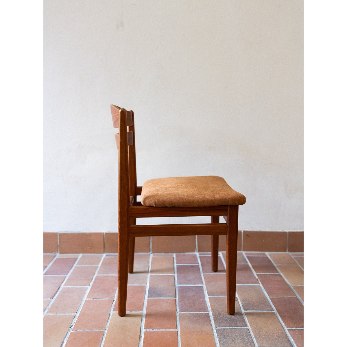 Paire de chaises scandinaves Alma N°1792 - Bon état marron, DEBONGOUT