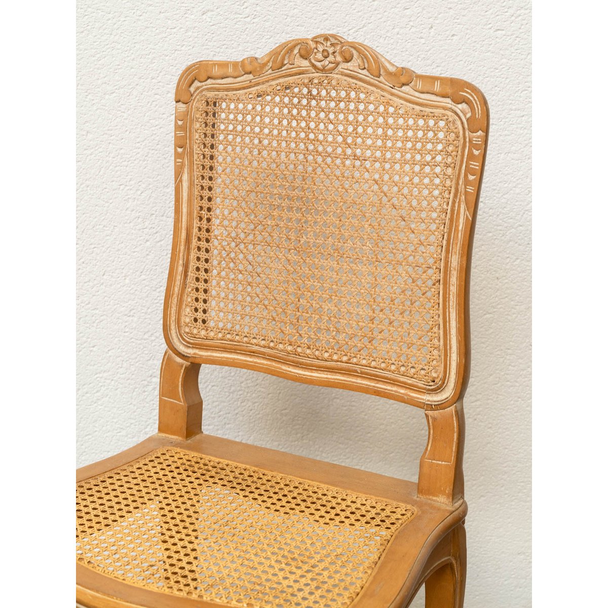 Lot de 4 chaises en bois et cannage Claude N°1420 - Bon état bois clair, DEBONGOUT