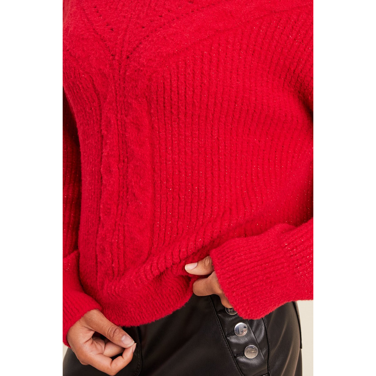 Pull col rond avec détail de torsades rouge, BREAL