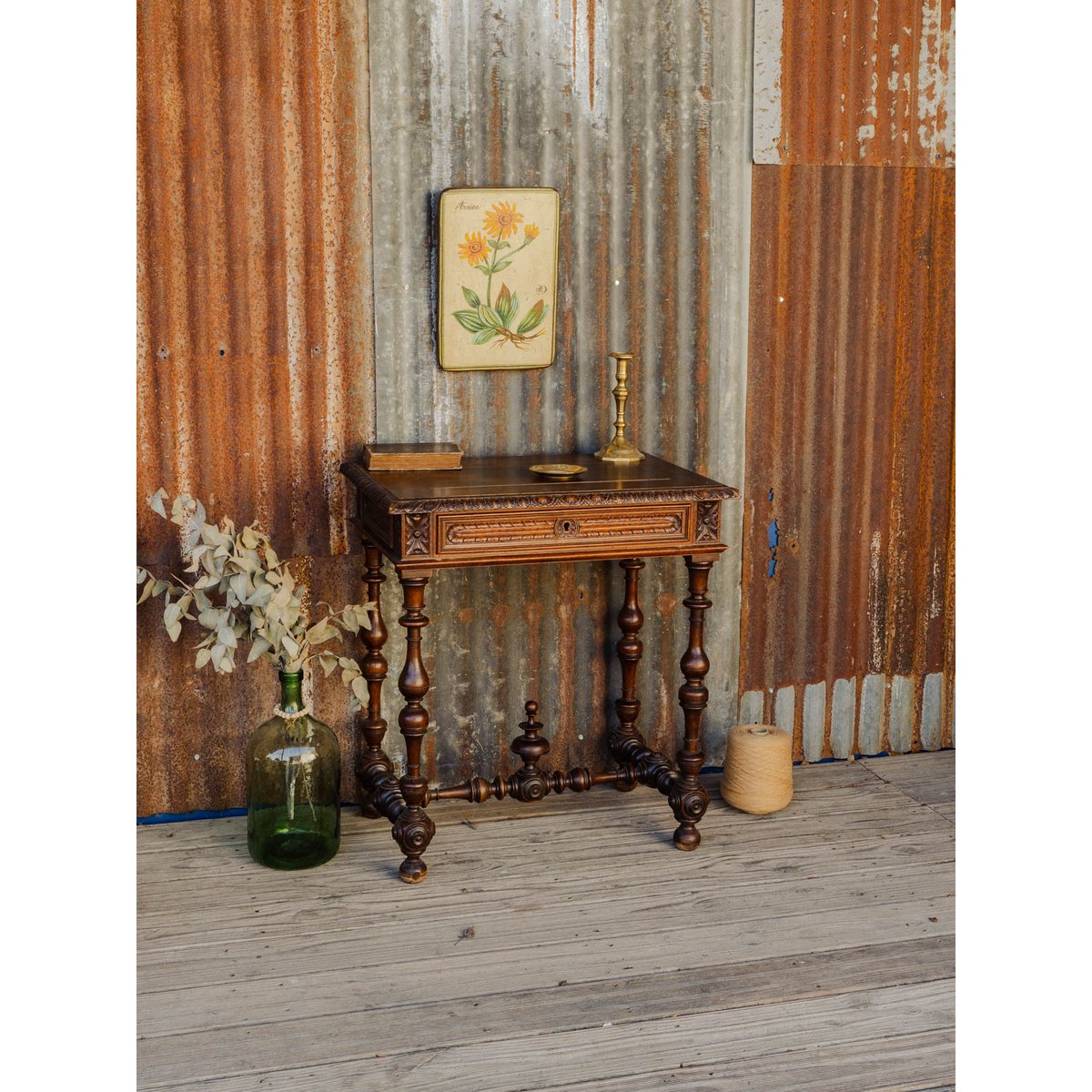 Table d'appoint en bois Francine N°1674 - Bon état bois foncé, DEBONGOUT