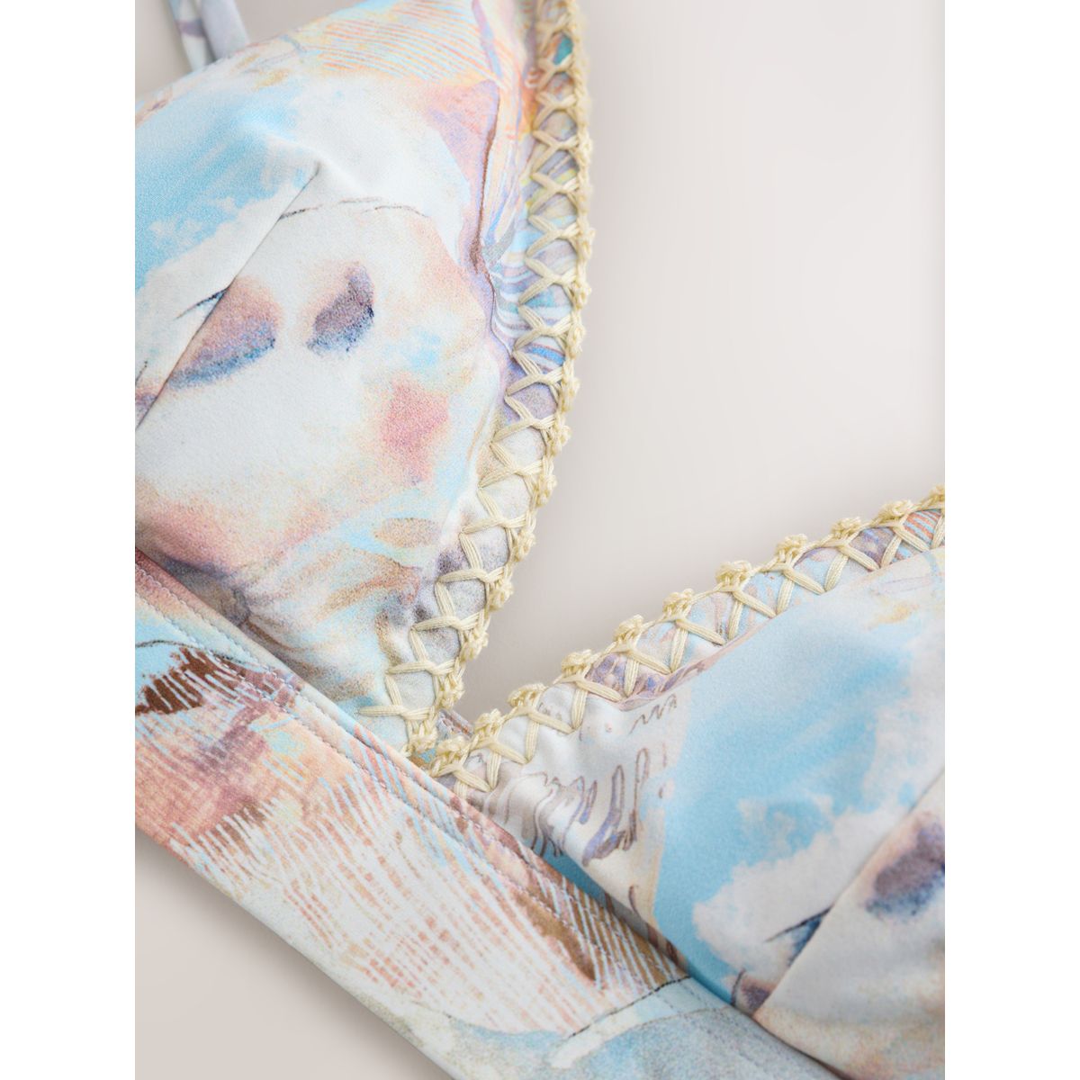 Haut de bikini triangle en point surjet coquillage bleu pastel, NEXT