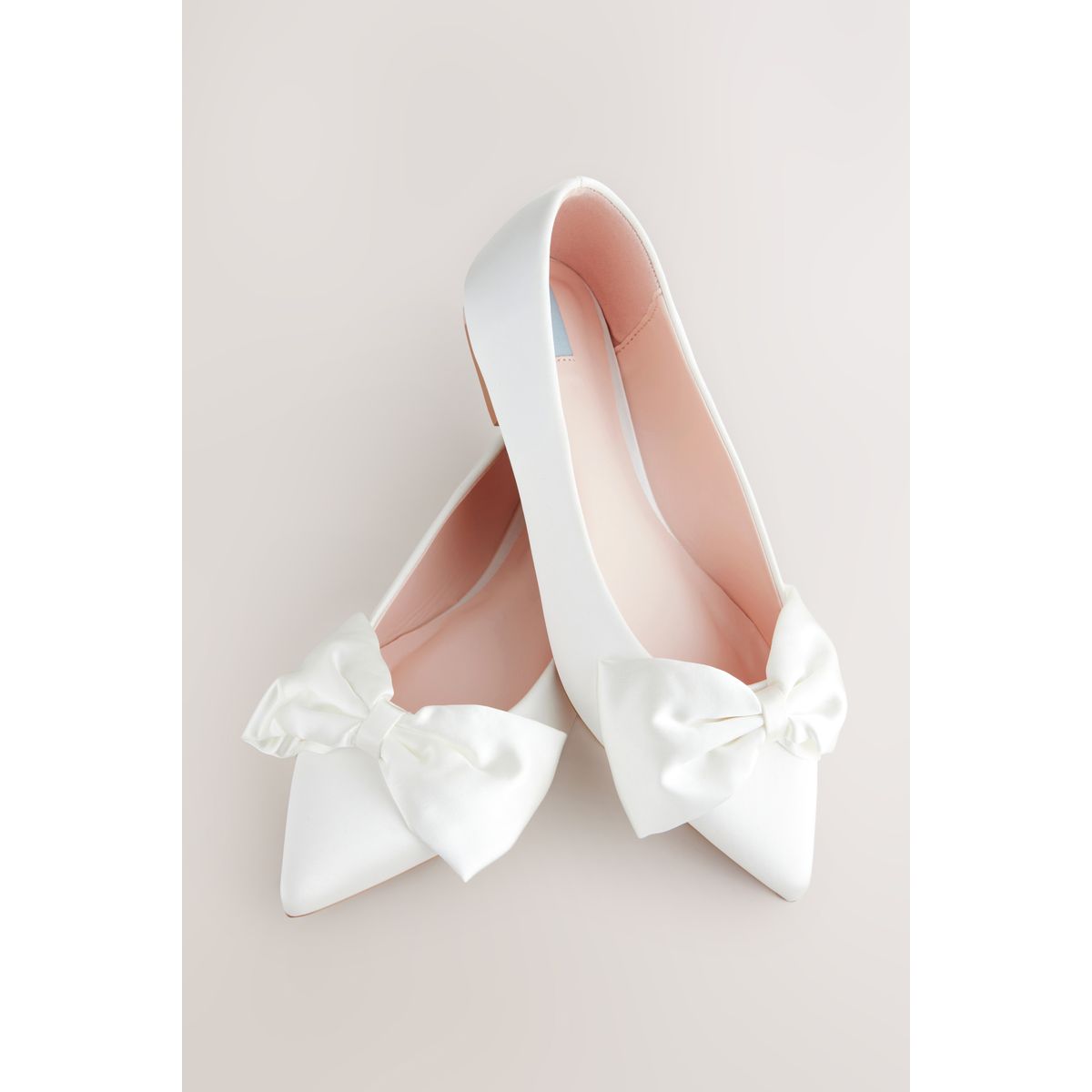 Ballerines de mariée avec nœud et bout pointu ivoire, NEXT
