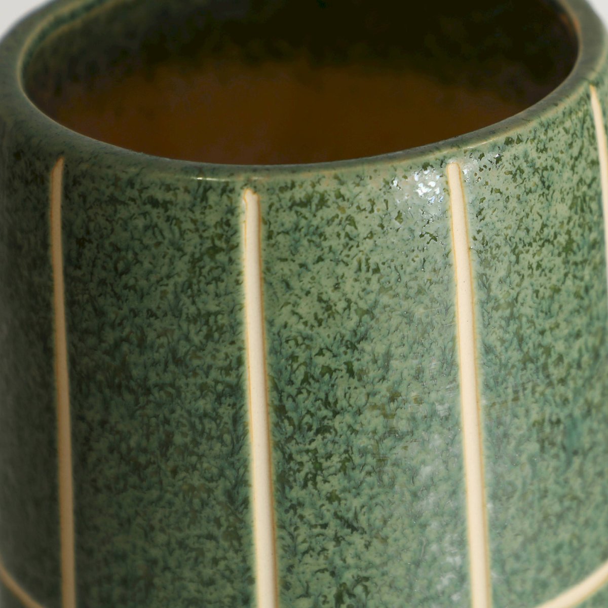 Vase céramique collection S.TANK vert mat avec lignes claires, RECOLLECTION