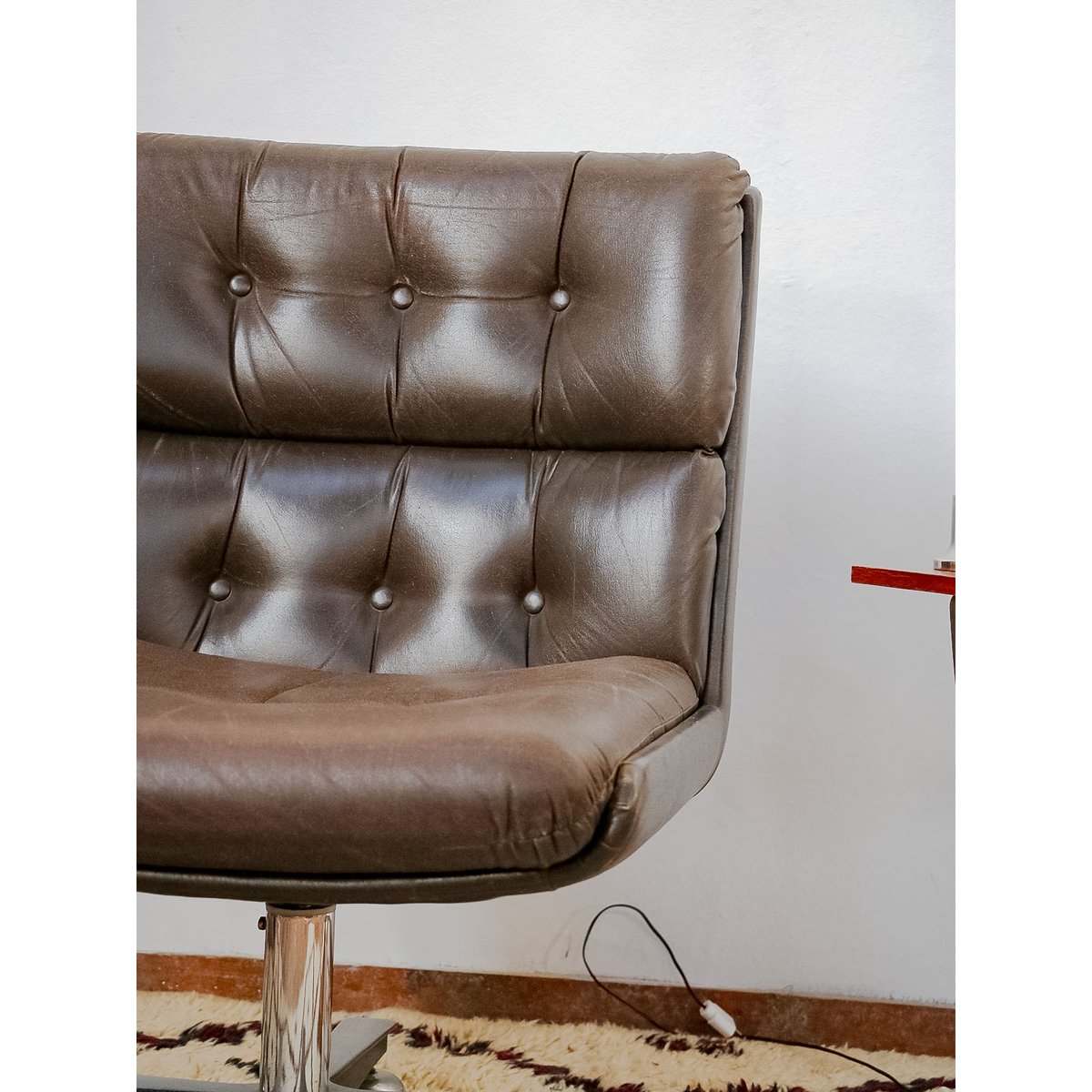 Fauteuil en simili cuir Jakob N°841 - Bon état marron, DEBONGOUT