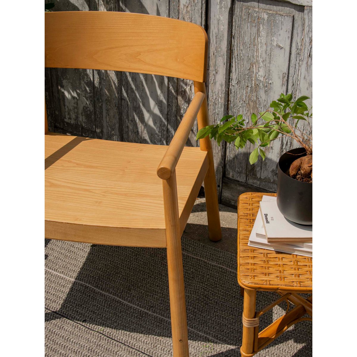 Fauteuil en frêne aux lignes modernes Jakob N°1316 - Bon état bois clair, DEBONGOUT