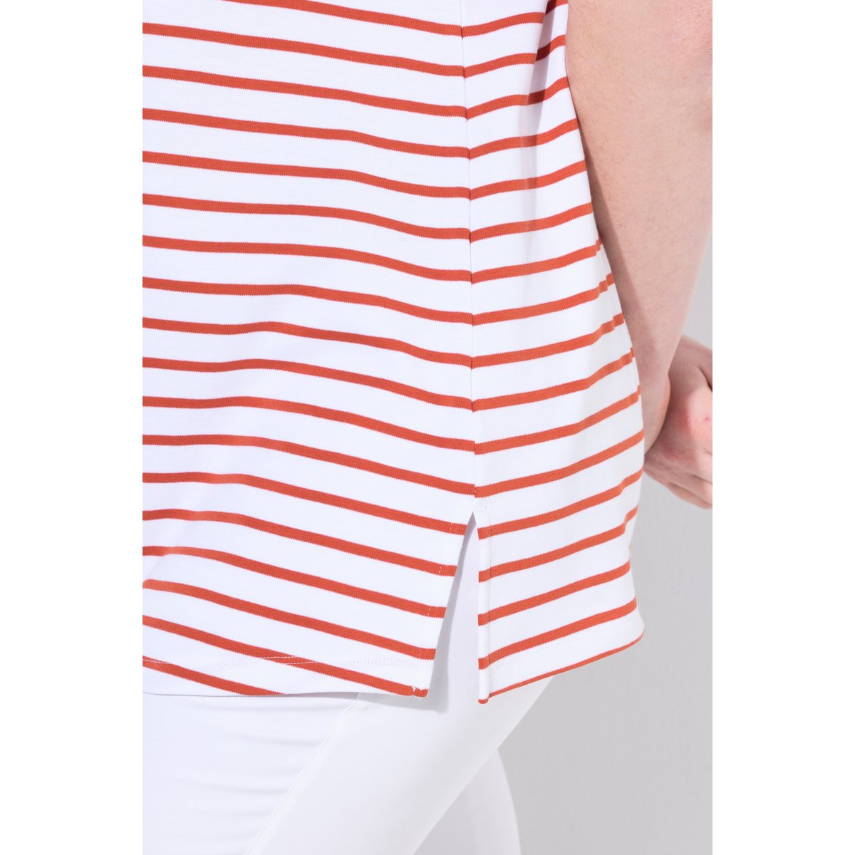 T-shirt rayé en coton Pima. Décolleté rond terre cuite, ULLA POPKEN