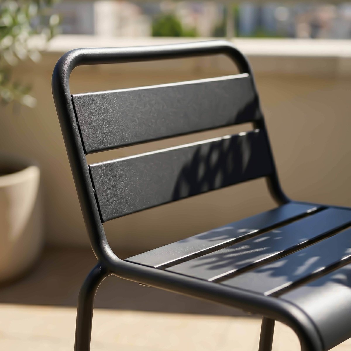 Salon de jardin table de bar et 2 chaises en acier, PALAVAS gris anthracite, OVIALA