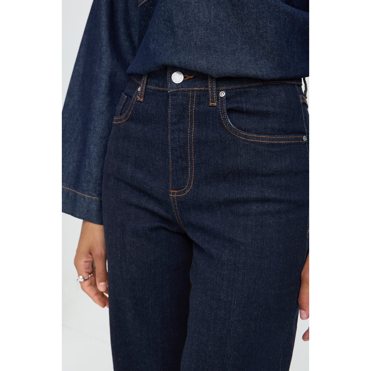 Jean coupe droite à taille haute, revers en bas des jambes bleu rinse blue denim, B.YOUNG