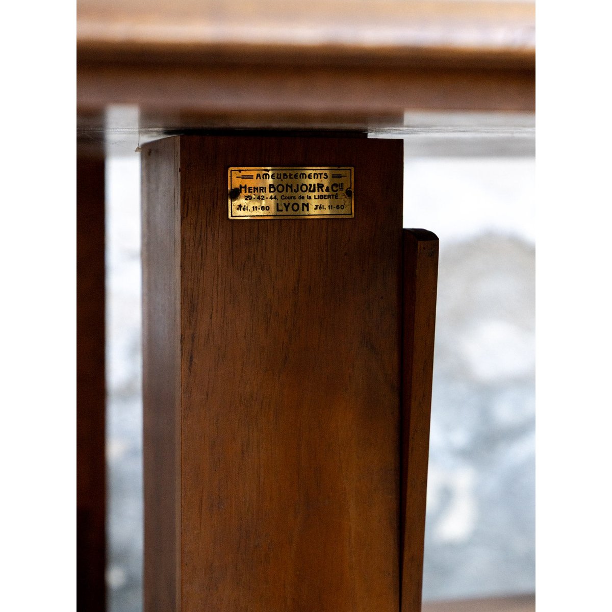 Bibliothèque tournante en bois foncé Madeleine N°748 - Bon état bois foncé, DEBONGOUT