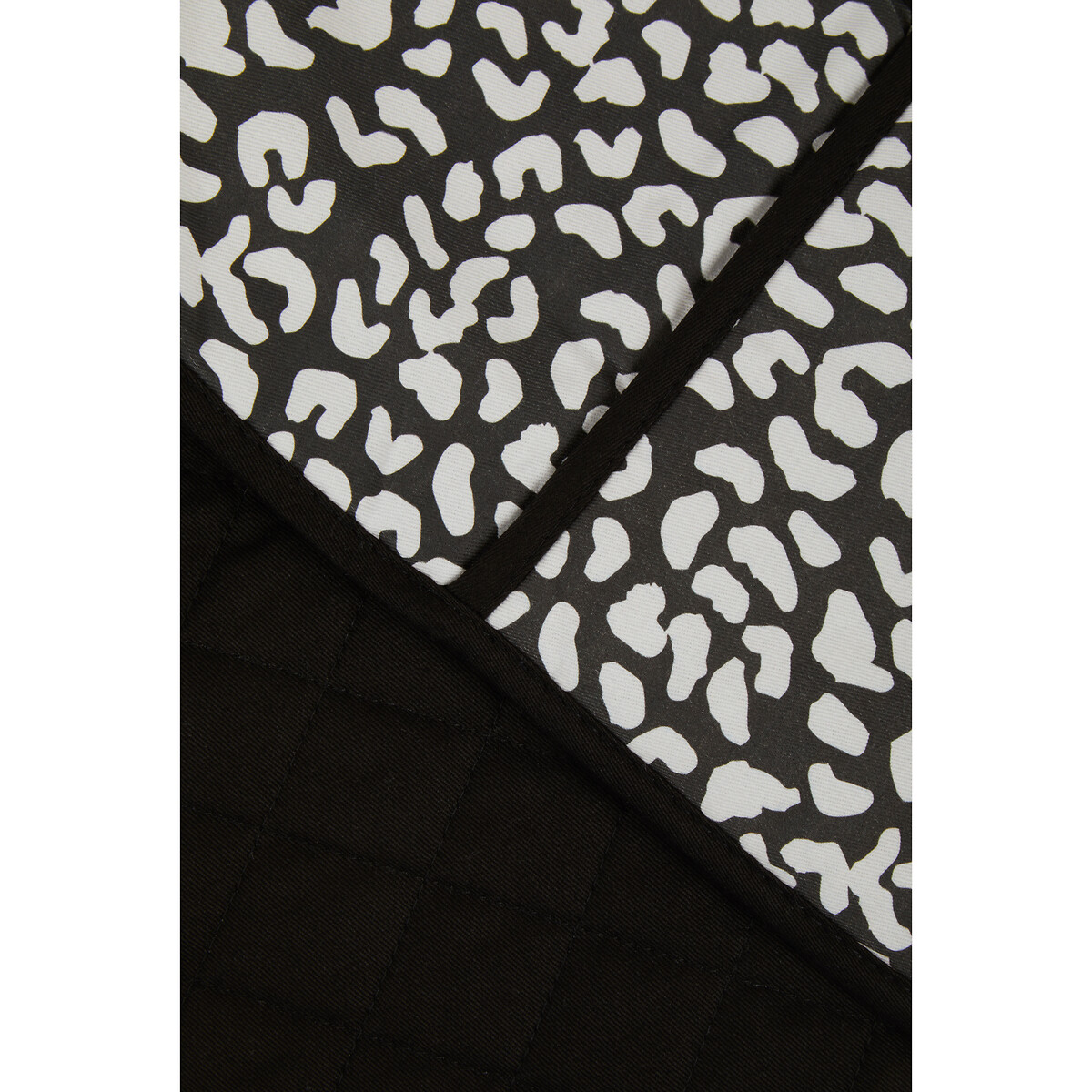 Cotton Double Oven Glove in All Over Leopard Print black, SO'HOME