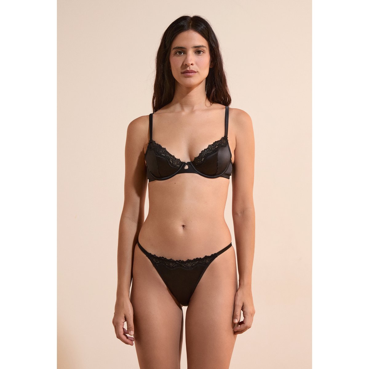 Soutien-gorge sans coques satiné CHUCHOTEE noir, ETAM