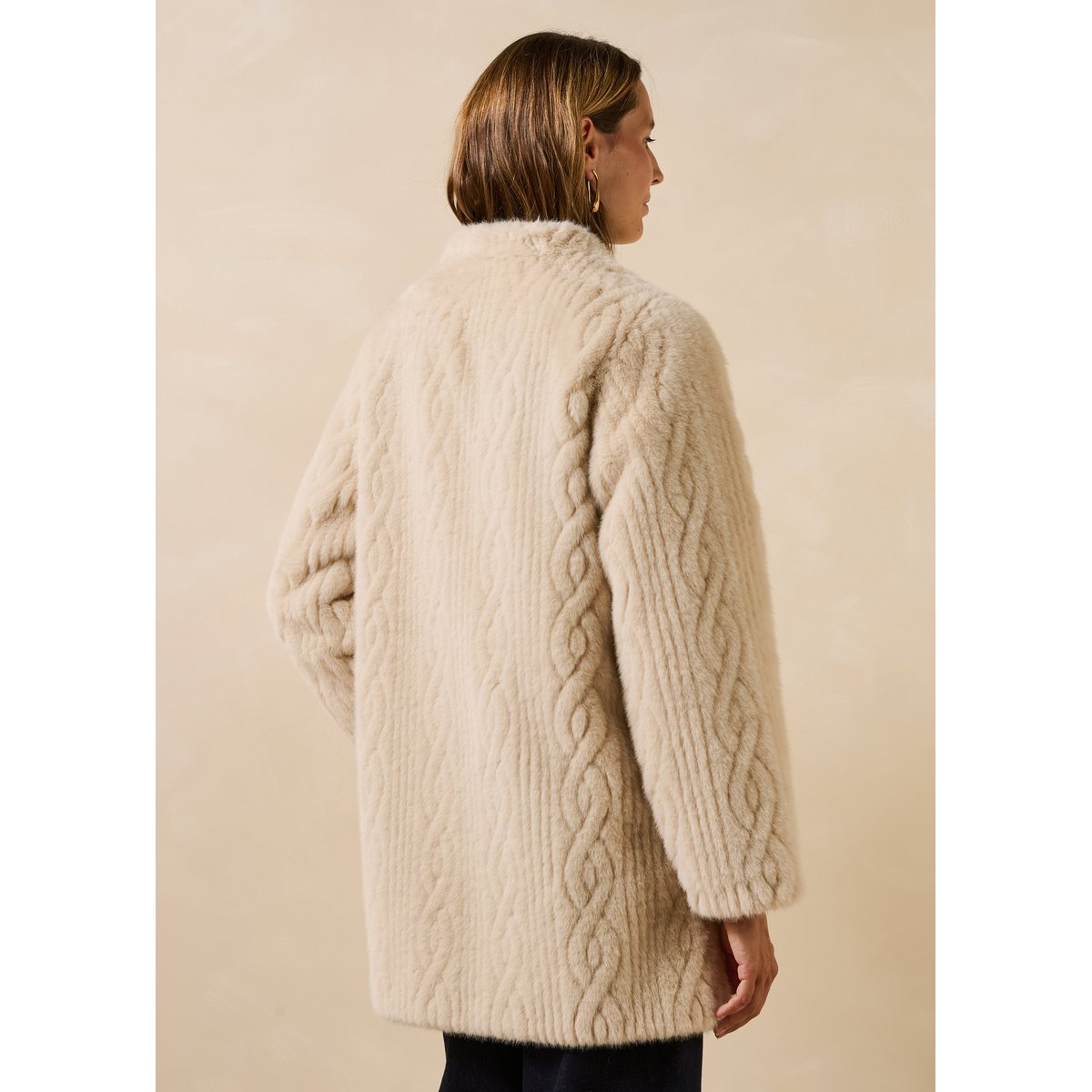 Manteau mi-long col rond en imitation fourrure ecru, LA FEE MARABOUTEE