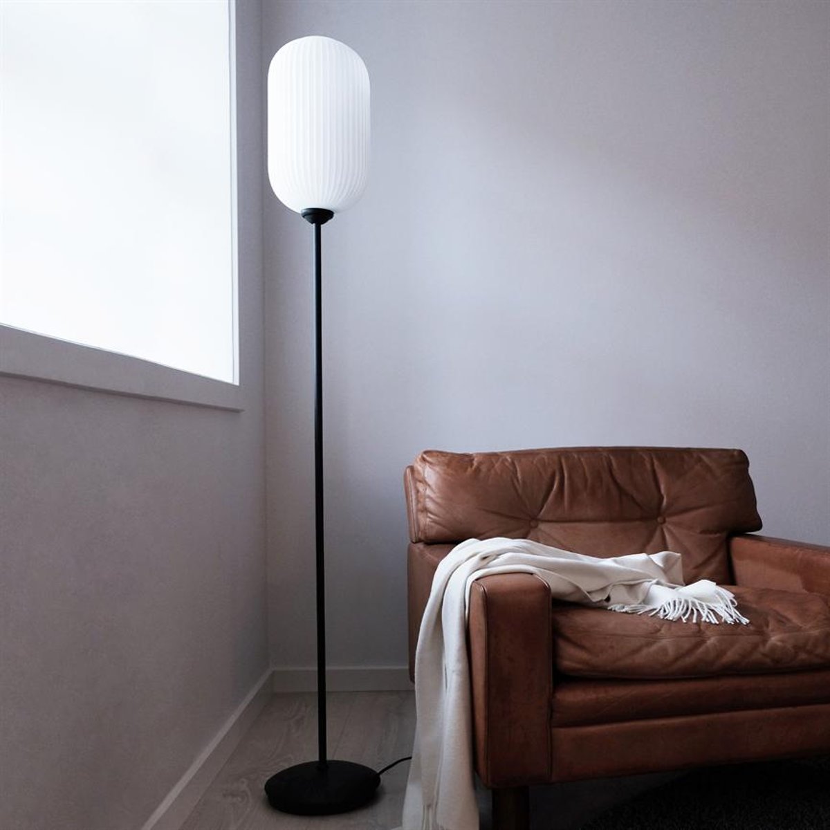 Lampadaire en noir métal RIFLET noir, DYBERG LARSEN