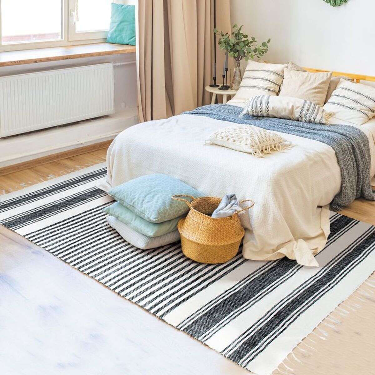 Tapis salon artisanal en coton noir gris blanc, THE DECO FACTORY