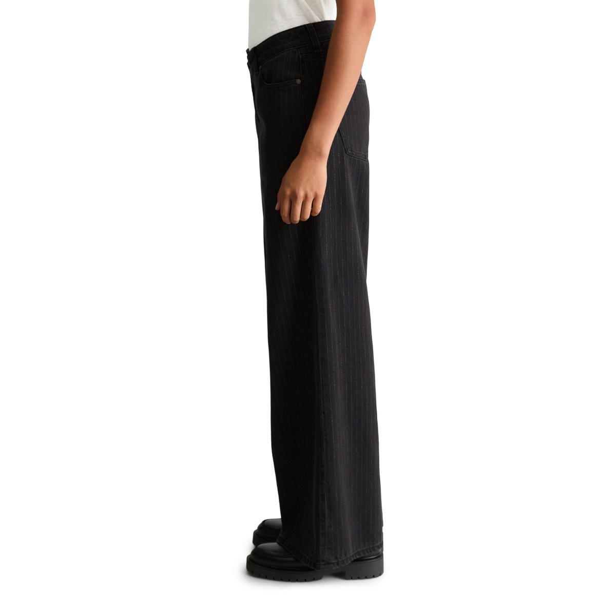 Jean à fines rayures, modèle Anjo wide en coton bio extensible gris, MARC O’POLO DENIM