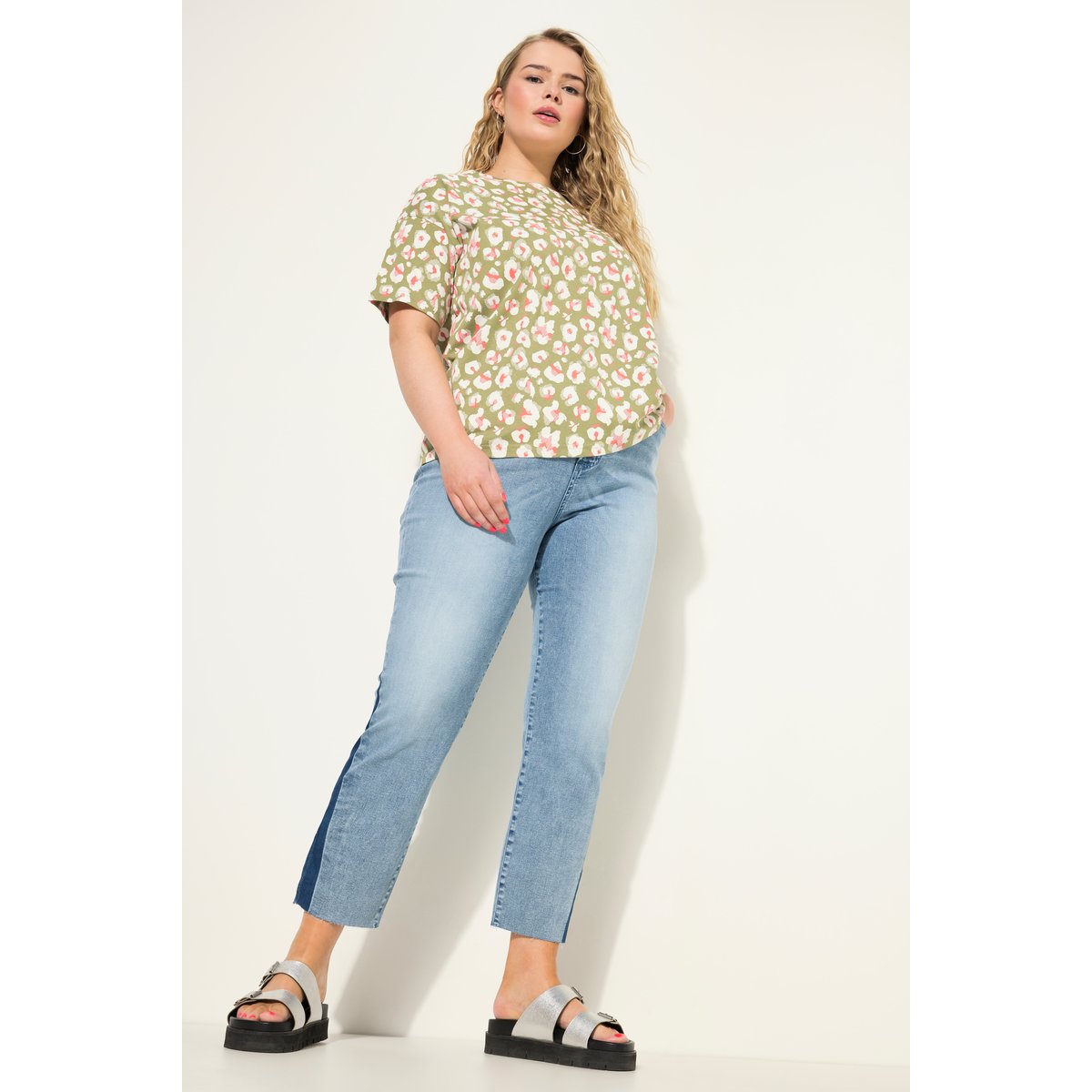 Jean mom taille haute avec gousset latéral. bleu jean, STUDIO UNTOLD