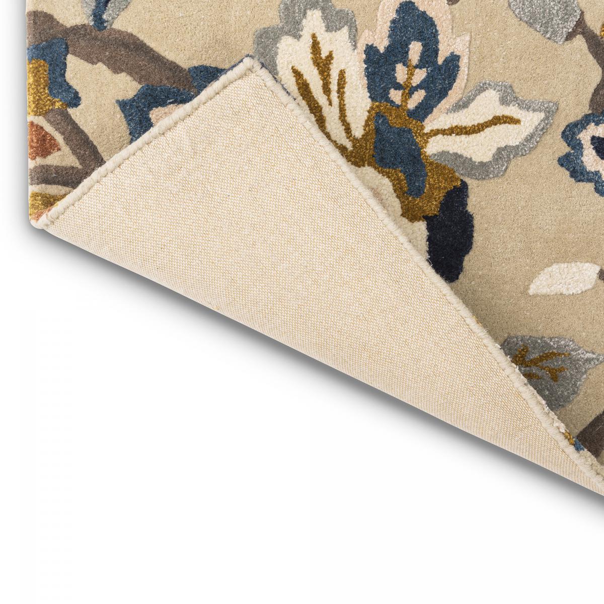 Tapis salon et chambre fait à la main en laine motif floral AMANPIRI beige, bleu, UN AMOUR DE TAPIS