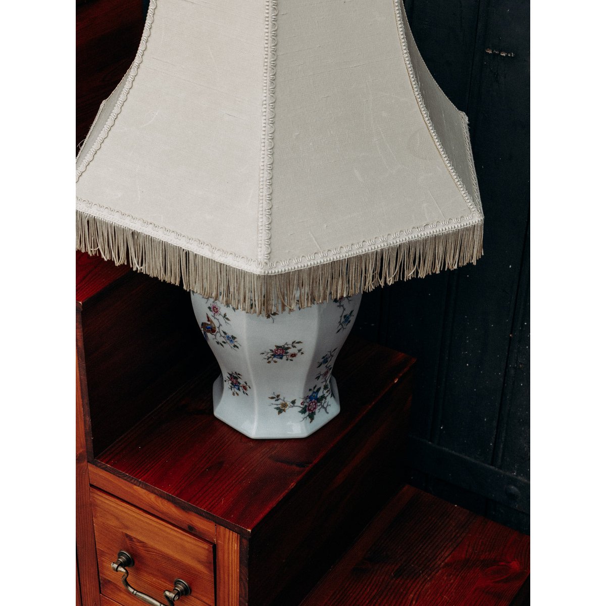 Lampe en céramique à franges Suzanne N°573 - Bon état beige, DEBONGOUT