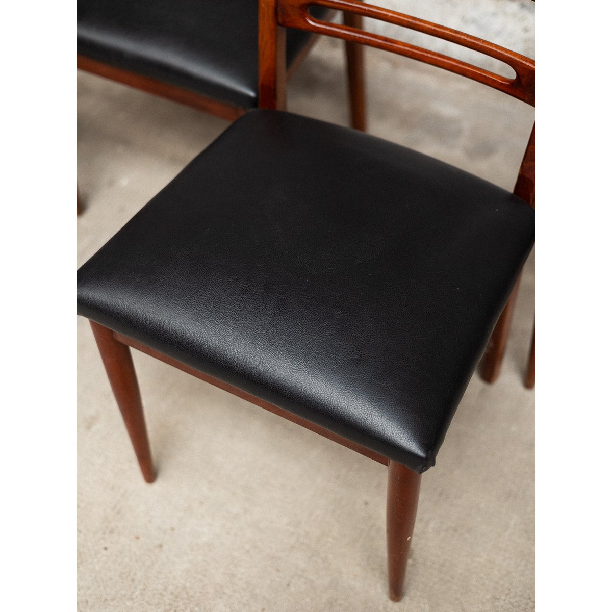 Lot de 4 chaises scandinaves Alma N°1723 - Bon état bois foncé, DEBONGOUT