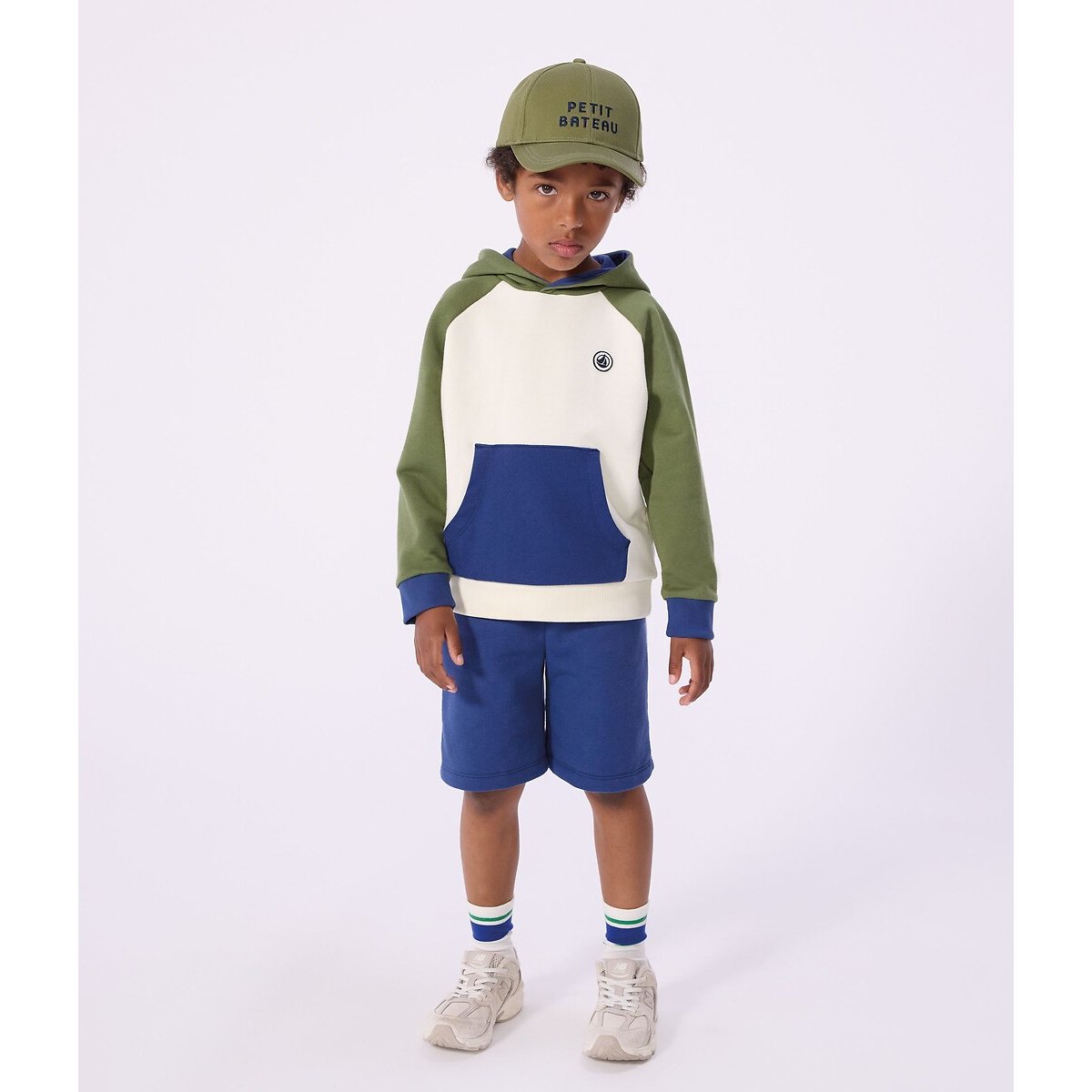 Sweat à capuche en molleton bleu marine/écru/vert, PETIT BATEAU
