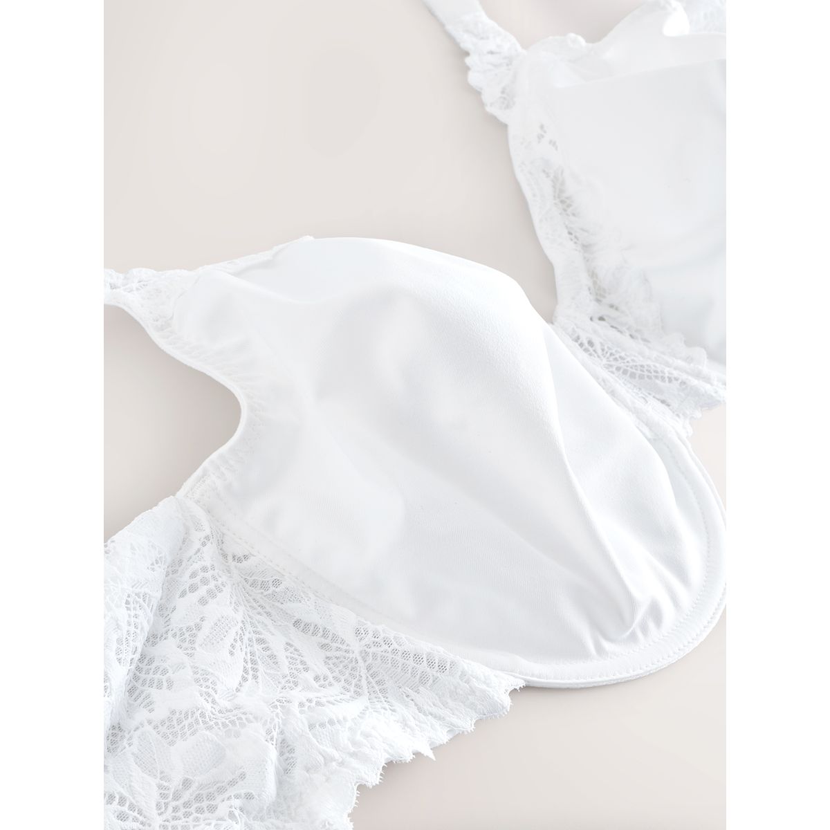 Soutien-gorge effet minimiseur blanc, NEXT