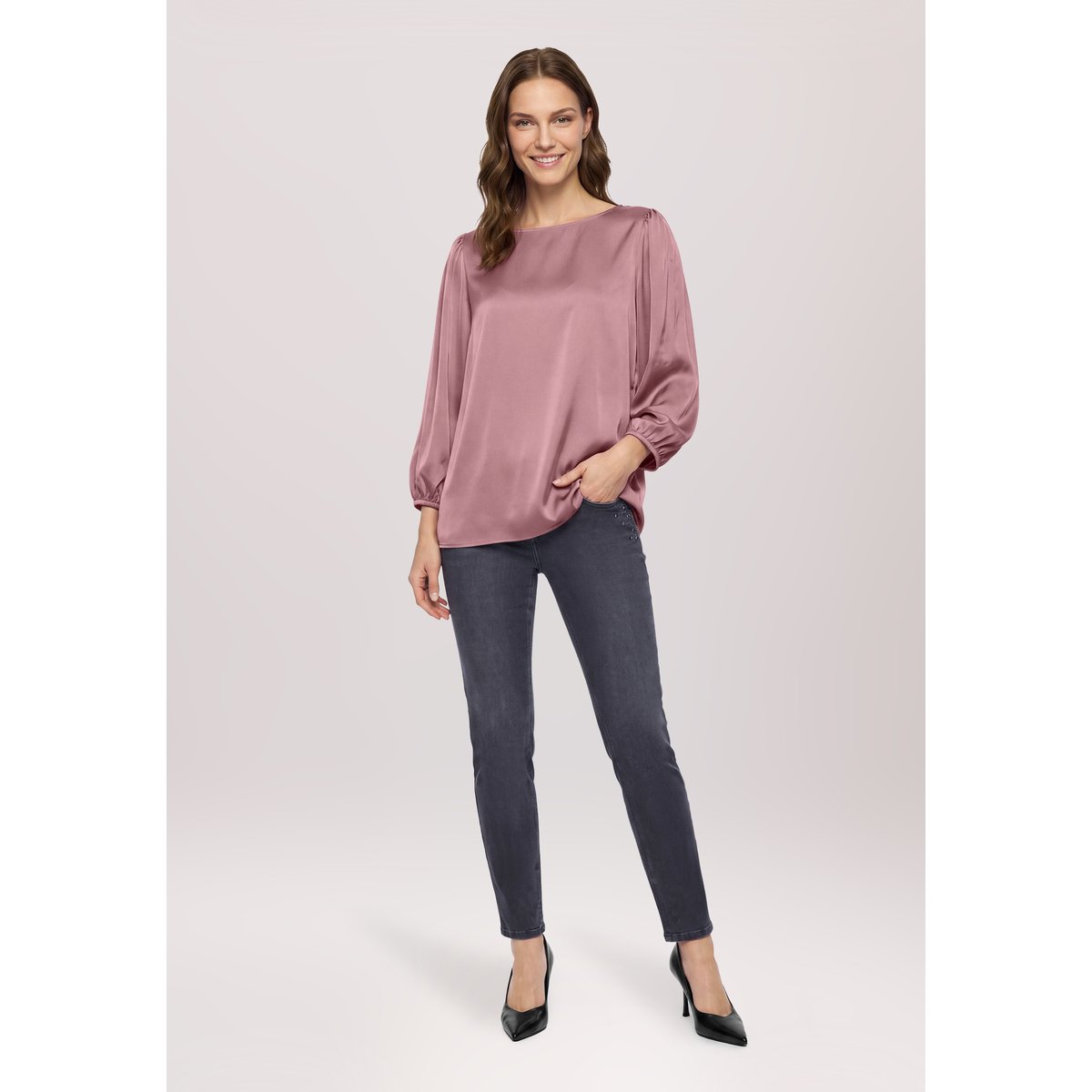 Chemisier en satin à encolure bateau rose taupe, BETTY BARCLAY