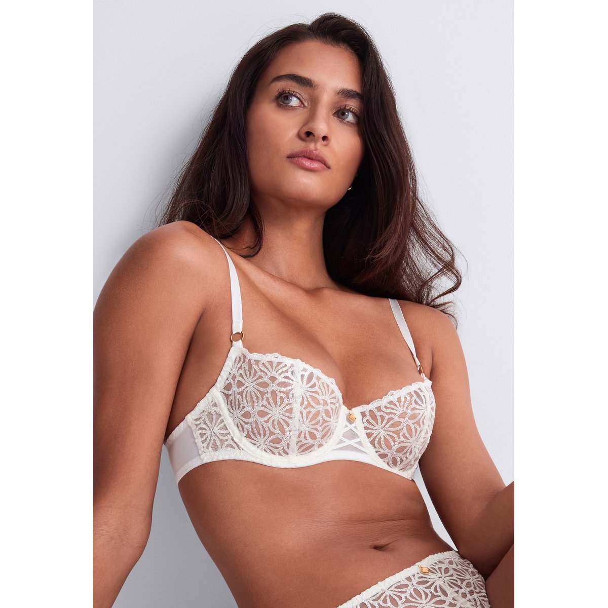 Soutien gorge Corbeille avec armatures Secret Memories. blanc, AUBADE