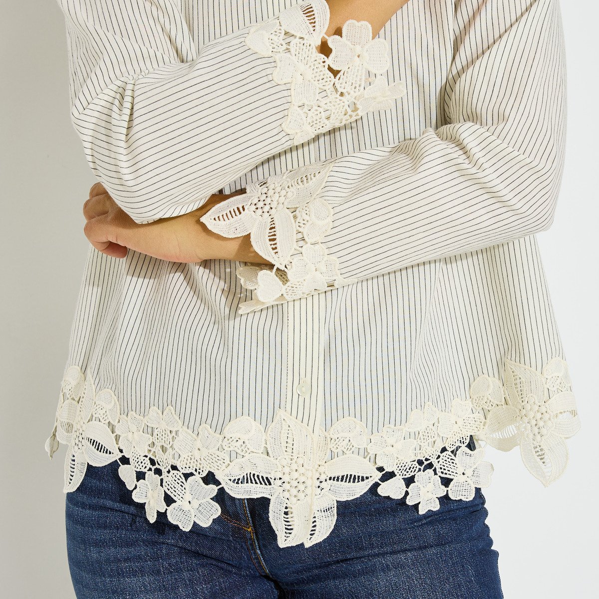 Chemise rayée avec dentelle blanc cassé ecru, GRAIN DE MALICE