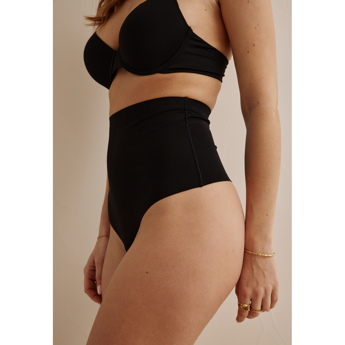 Tanga taille haute Louna noir, VARIANCE