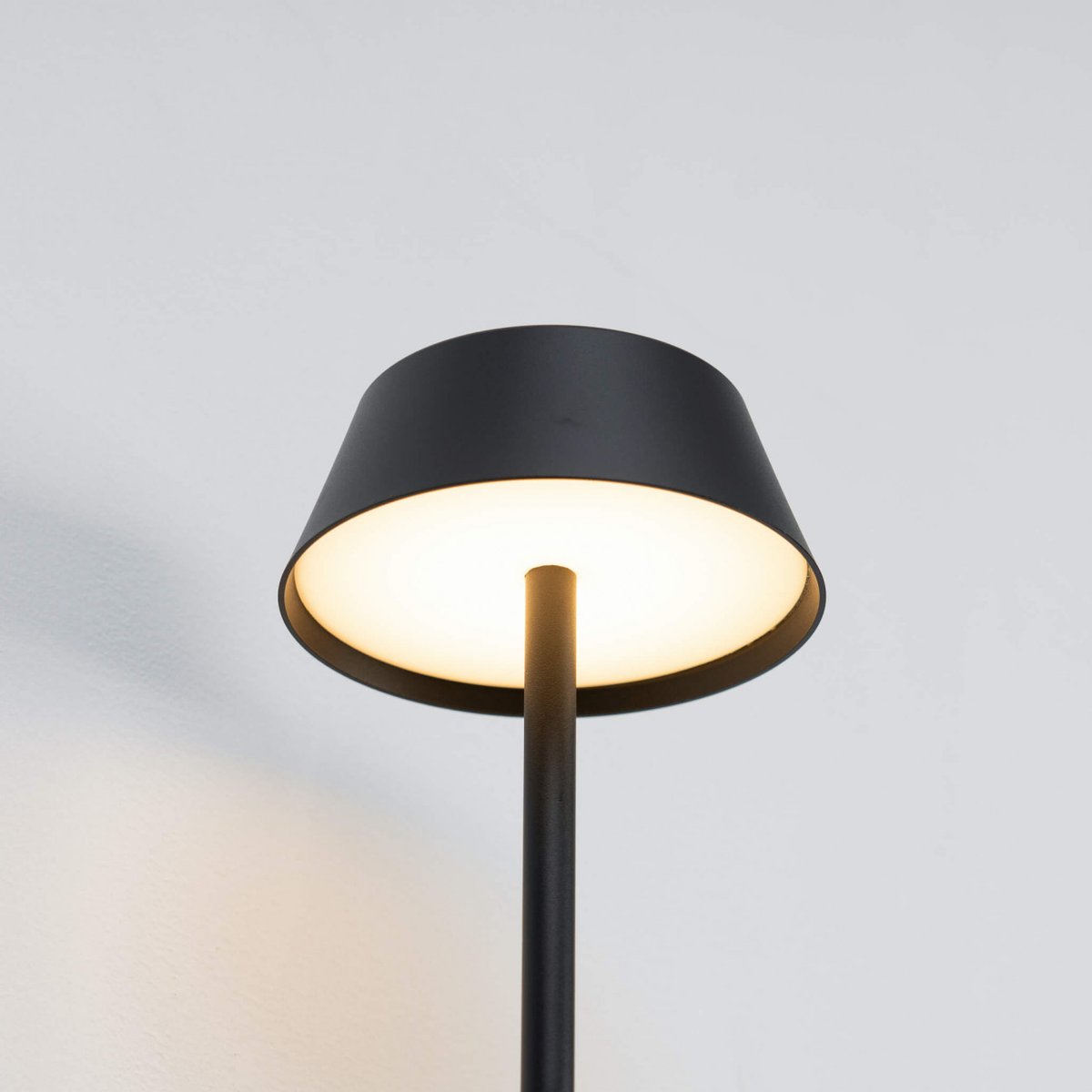 Applique LED murale sobre et chic - FABRO noir, KOSILUM