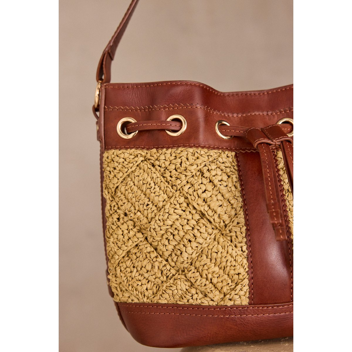 Sac seau en cuir et raphia LUCIEN beige, Maison 123