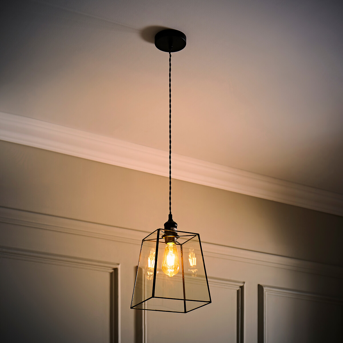 Sylvia Glass Lantern Pendant Light in Matte Black black, ÉDITÉ