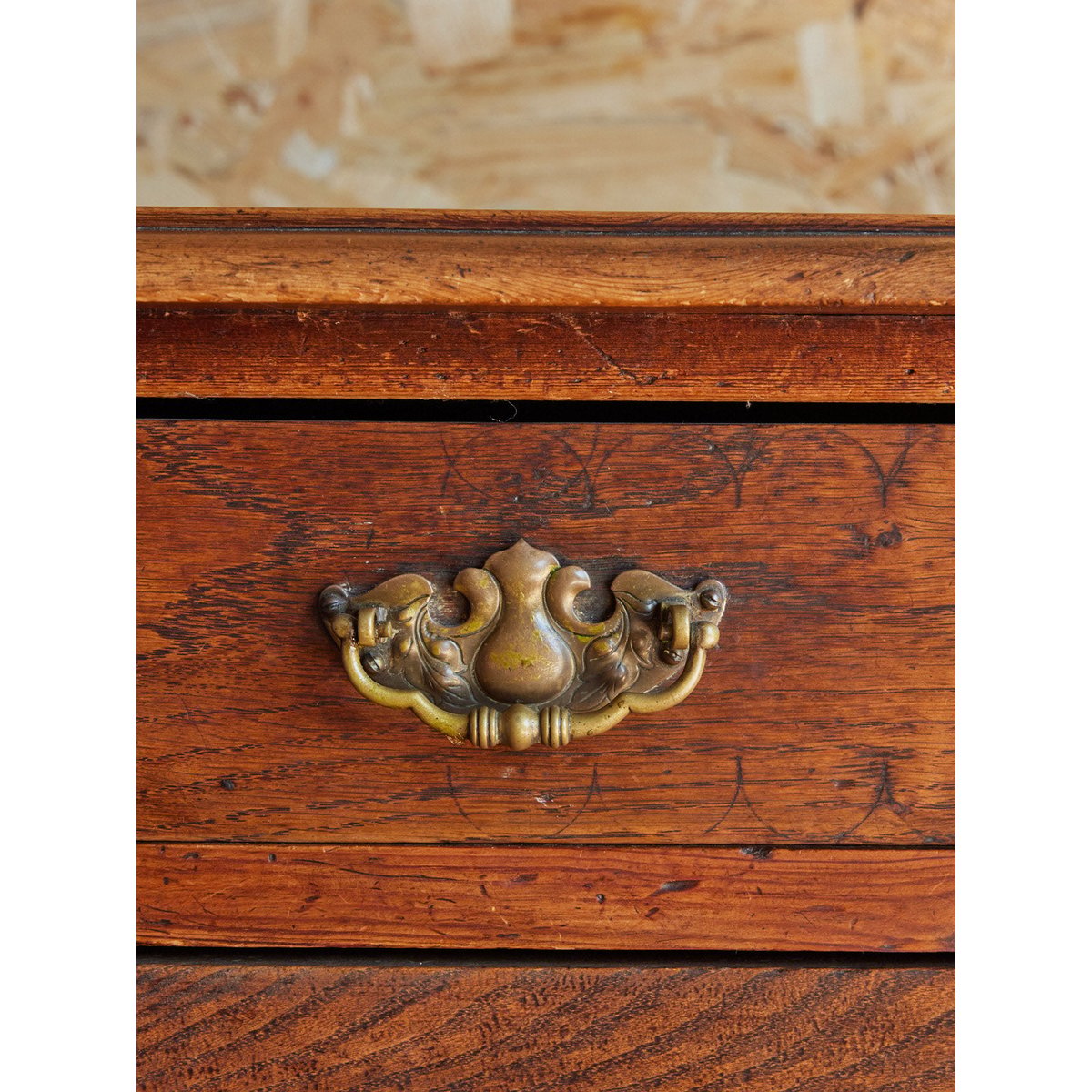 Buffet en bois Gilbert N°1554 - Bon état bois foncé, DEBONGOUT