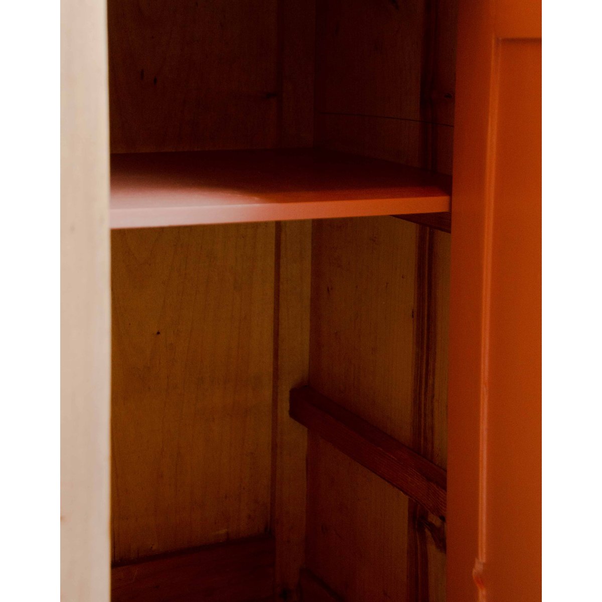 Table de chevet en hêtre Odile N°1398 - Bon état rose, DEBONGOUT