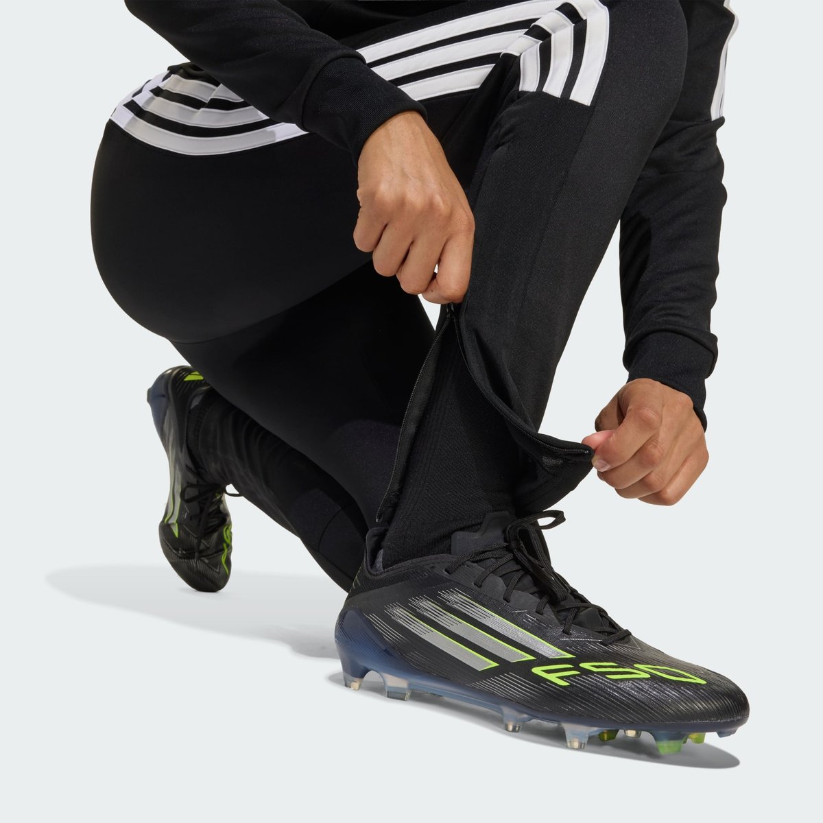 Pantalon De Training Standard Tiro26 League Pantalon De Training Standard Tiro26 League black / white, adidas Performance