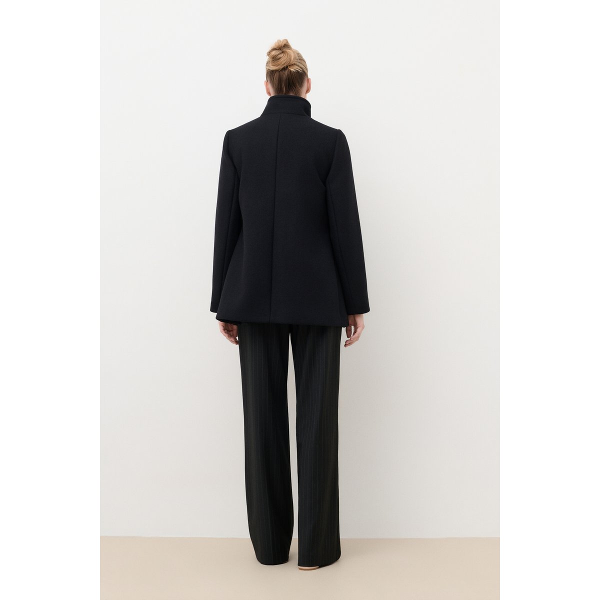 Manteau court droit col montant GALI noir, CAROLL