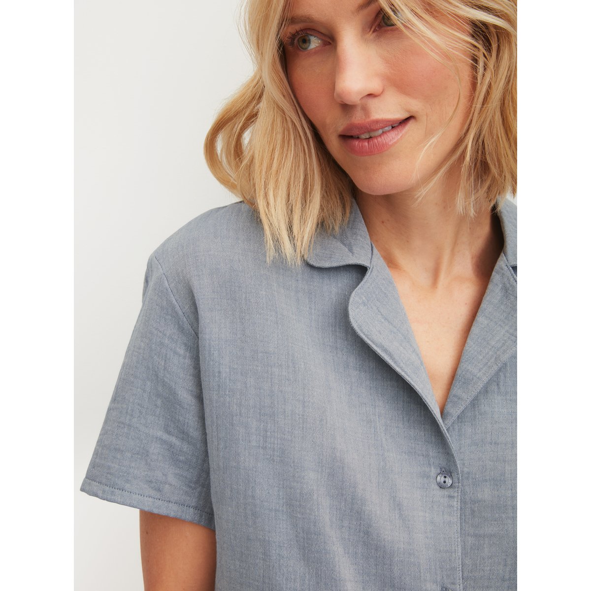 Chemise à manches courtes avec boutons manches courtes Coton FAVOURITES TILES dark denim, CALIDA