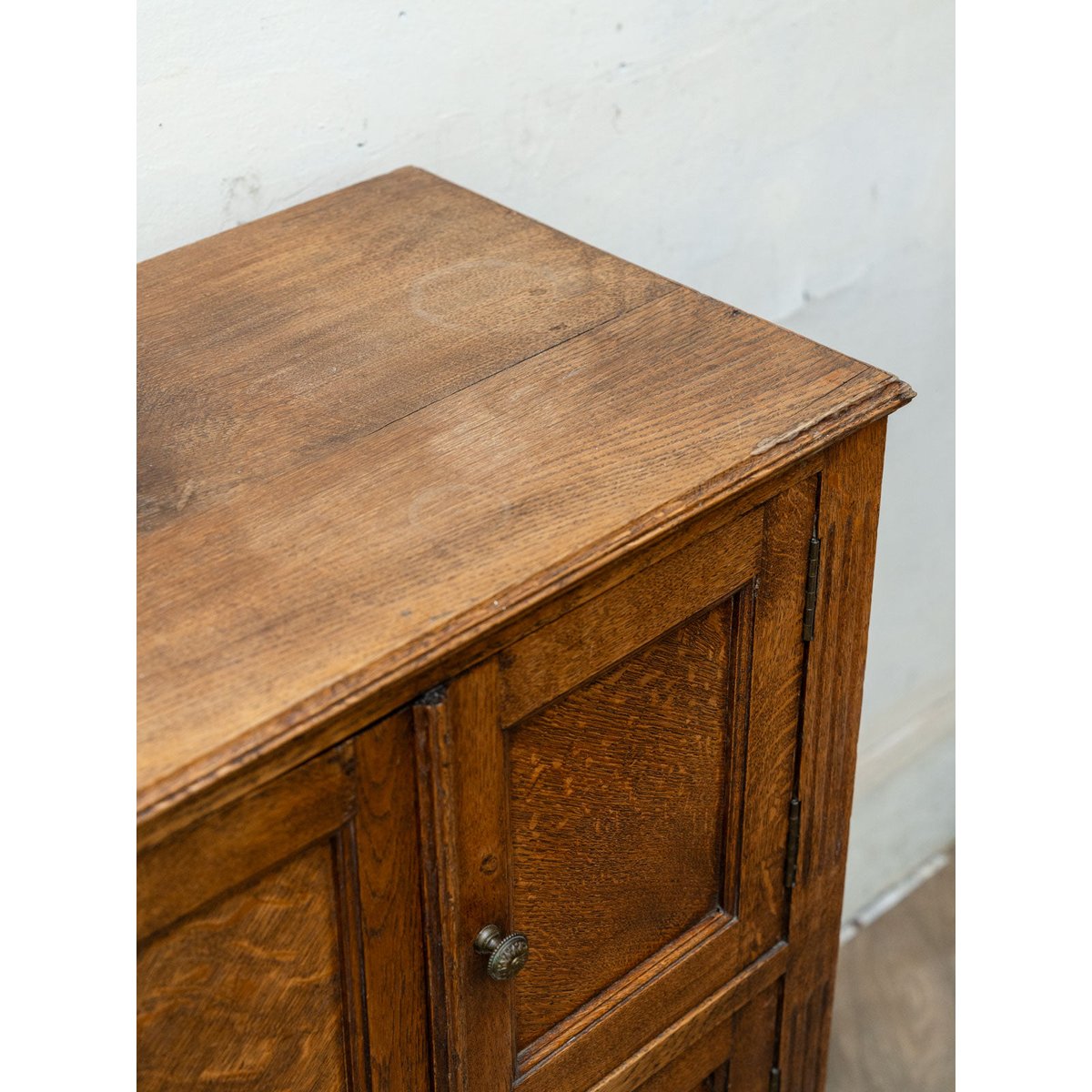 Petite armoire ancienne en bois Blandine N°543 - Bon état bois foncé, DEBONGOUT
