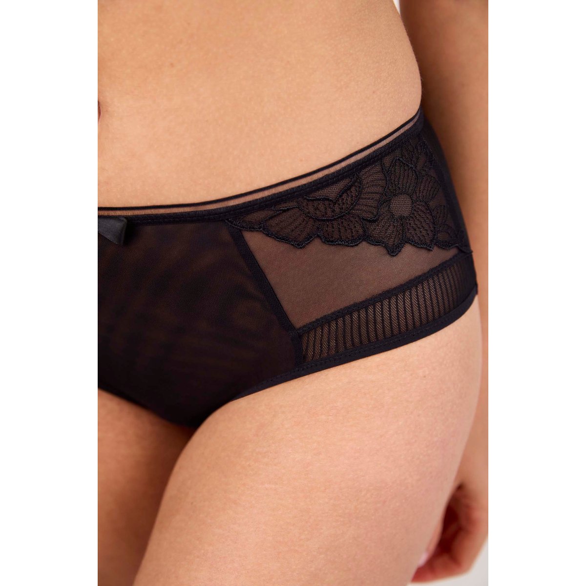 Shorty en broderie INTUITION noir, MAISON LEJABY