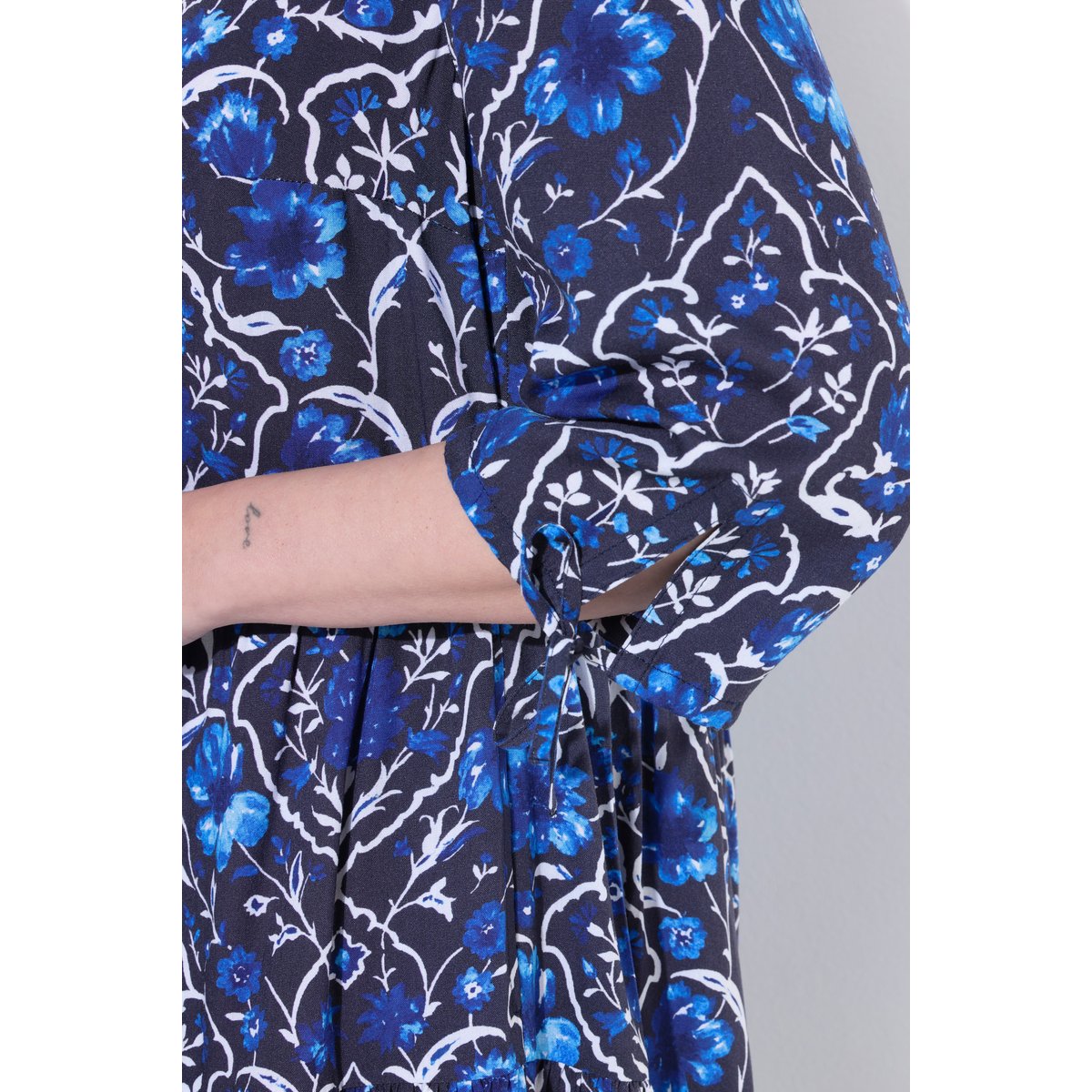 Robe midi à fleurs, poches marine, ULLA POPKEN