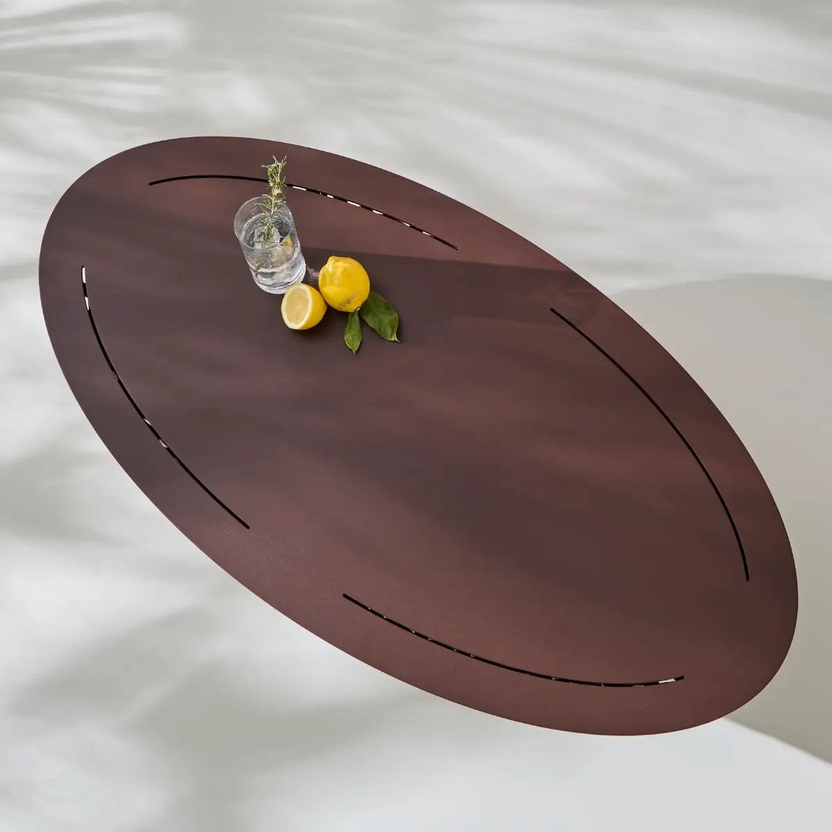 Table basse ovale de jardin TALI marron, ORCHID EDITION