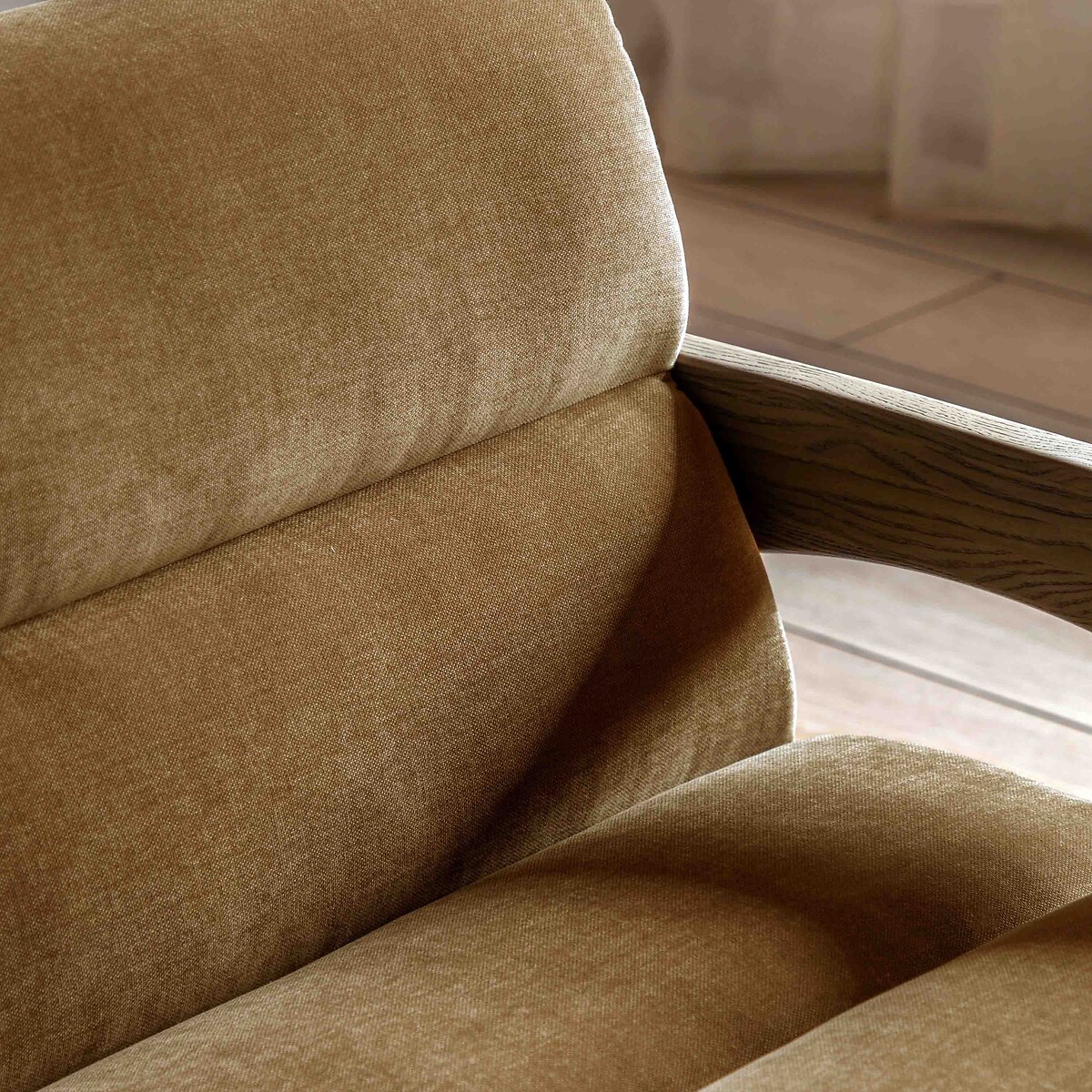 Marzo Velvet Chenille Sculptural 3-Seater Sofa golden, ÉDITÉ
