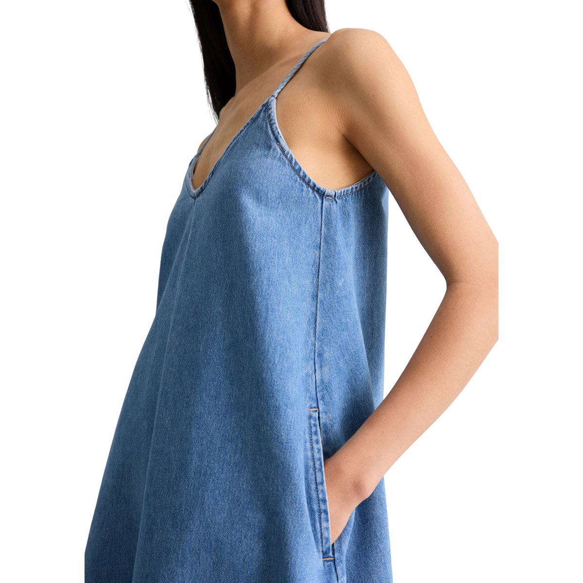Robe en jean à bretelles relaxed en pur coton organique bleu, MARC O’POLO DENIM