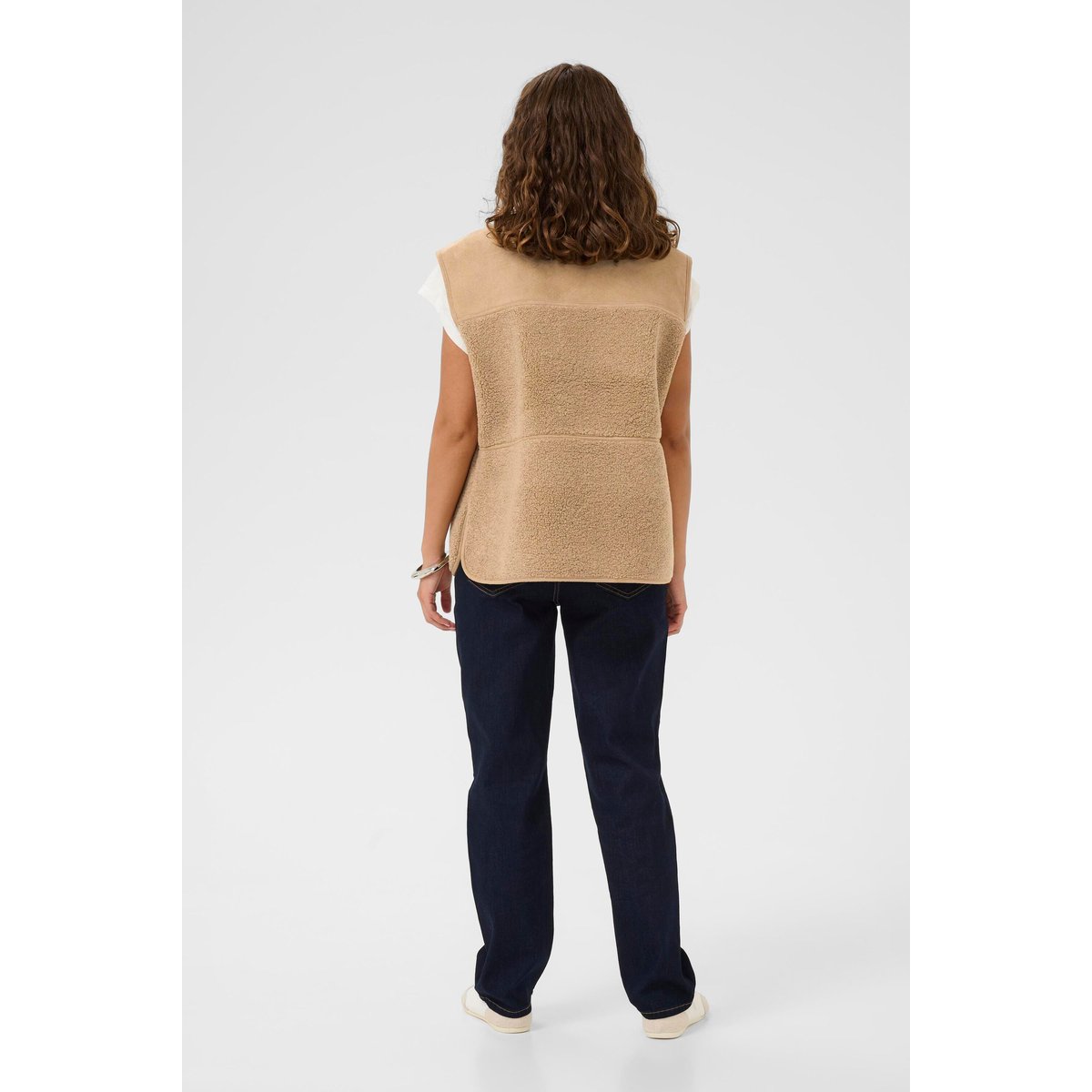 Manteau marron dune, CULTURE
