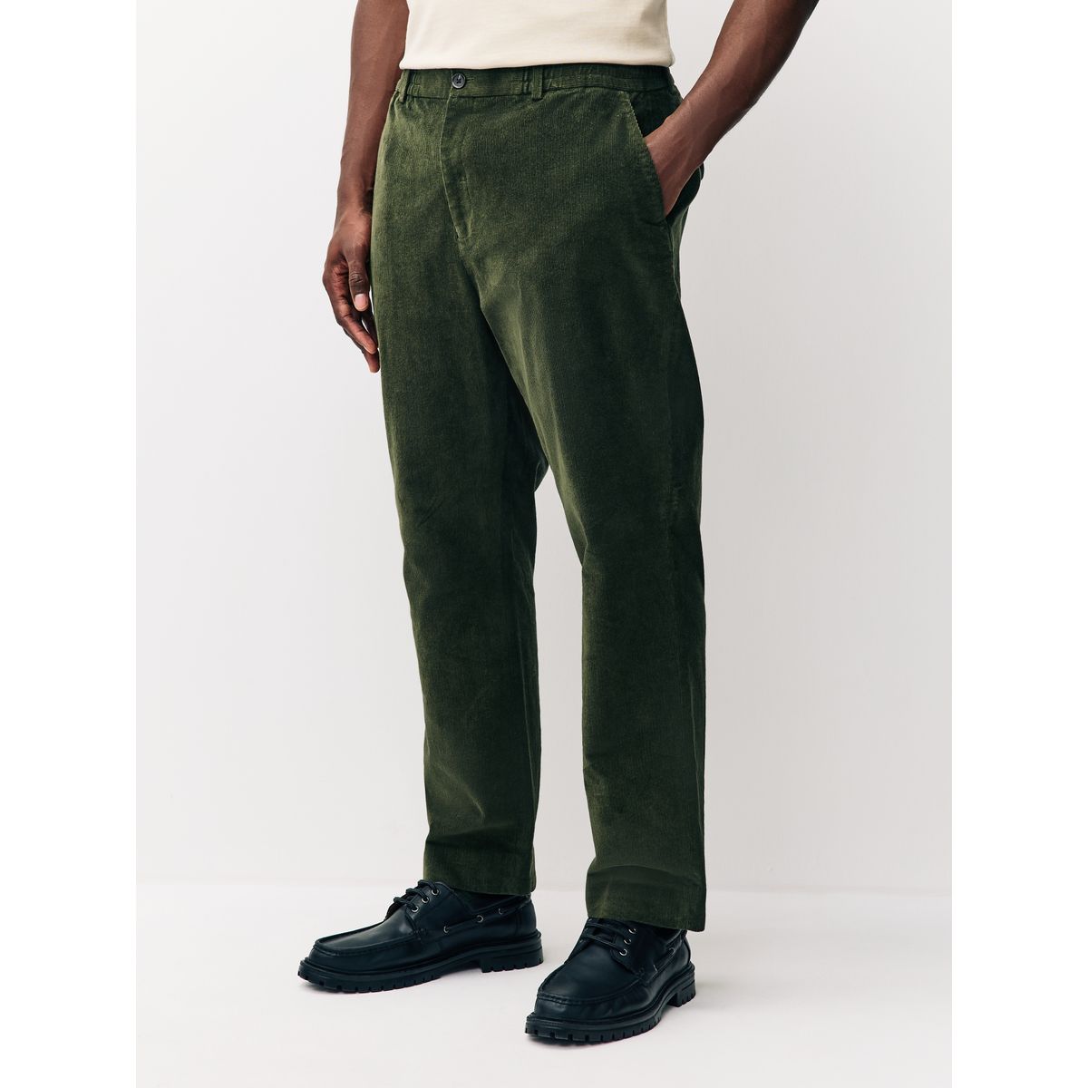 Pantalon regular habillé en velours côtelé vert kaki, NEXT